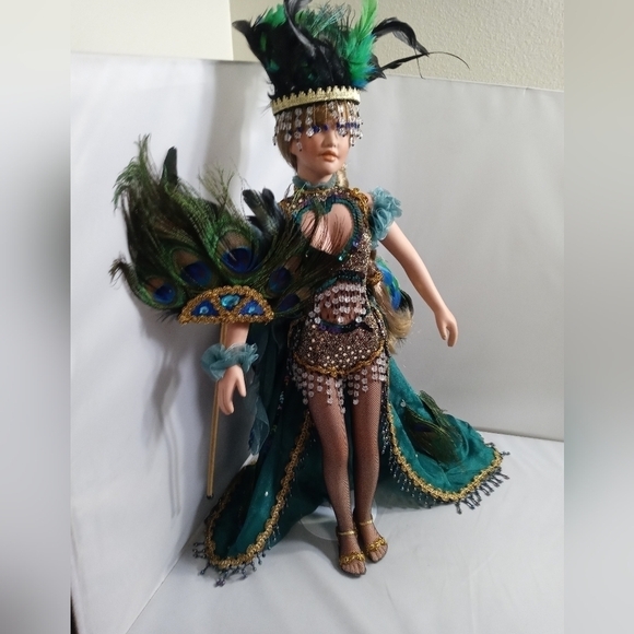 PARADISE Galleries Treasury Collection Dancing Doll - Picture 1 of 4